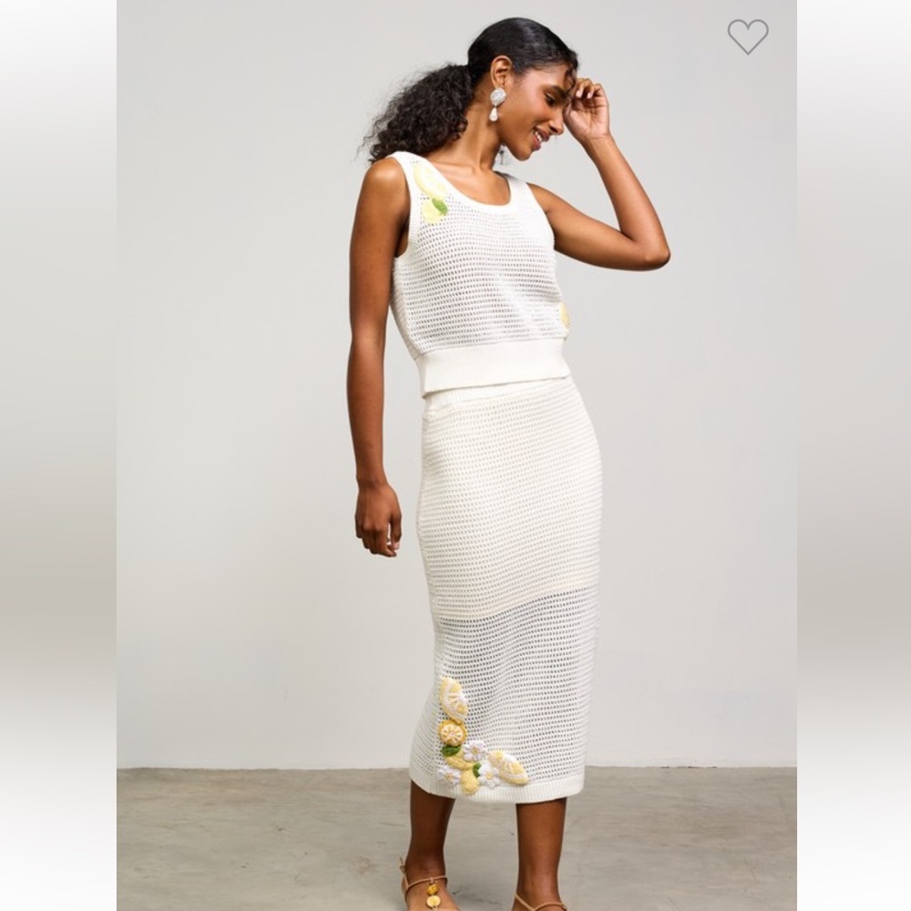 Chic LEMONS 🍋 cotton Cream crochet knit 🧶 Knit Skirt Set ( top & skirt).